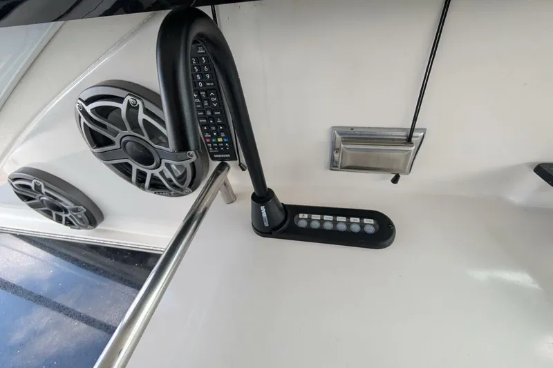  Yacht Photos Pics Control panel and speakers on a 2007 Cruisers Yachts 520 Express boat.