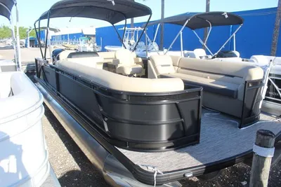 Godfrey Marine Sweetwater 2486 SFL