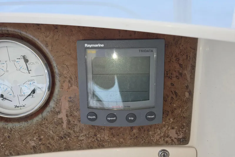  Yacht Photos Pics Raymarine ST60 Tridata display and Faria gauges on 2003 Silverton 392 Motor Yacht.