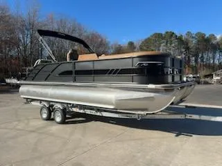 Bentley Pontoons 223 ELITE SWINGBACK DUAL CAPTAIN