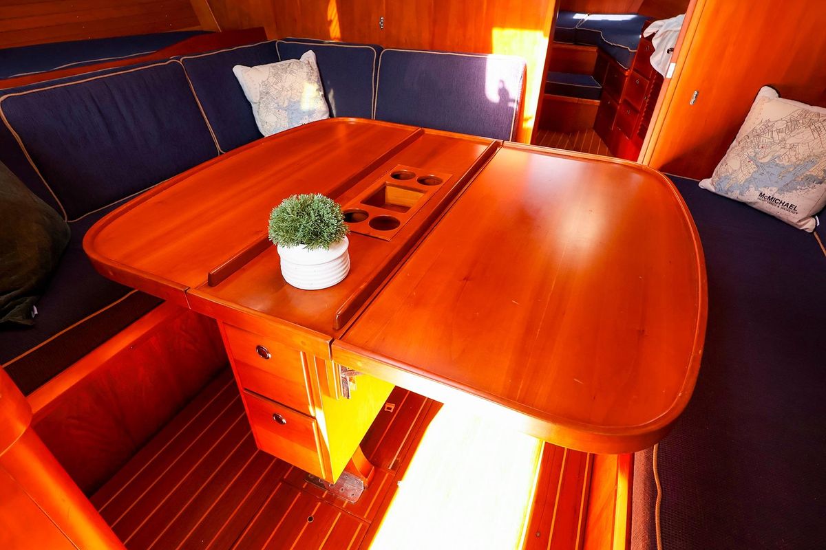 2002 J Boats 46 
