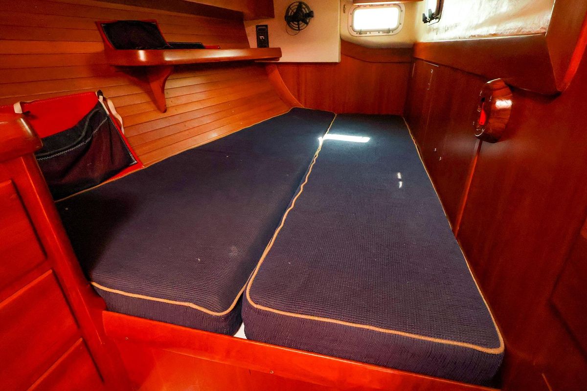 2002 J Boats 46 