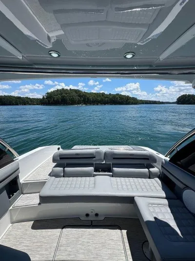  Yacht Photos Pics 2022 Cobalt R30 - Image 18