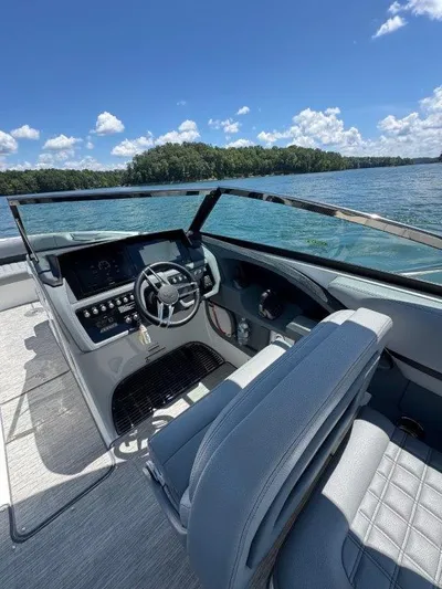  Yacht Photos Pics 2022 Cobalt R30 - Image 15