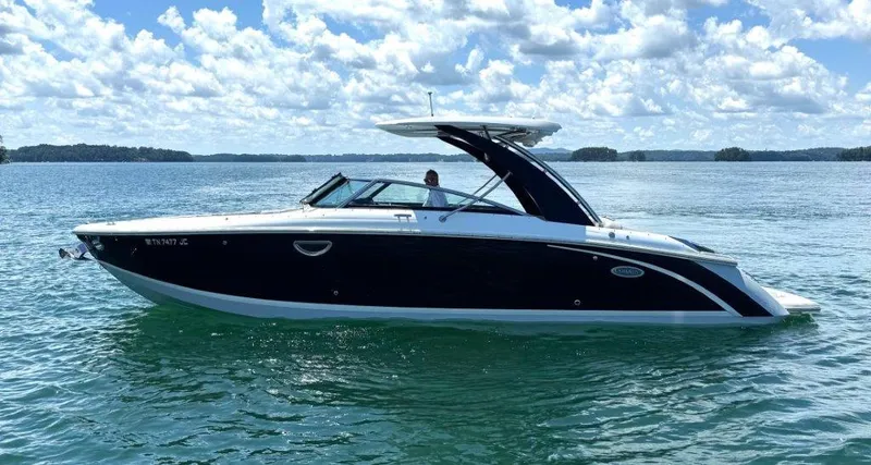  Yacht Photos Pics 2022 Cobalt R30 - Image 6