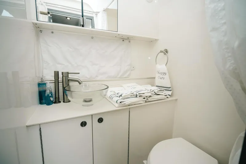 Sea Ray 320 Sundancer Yacht Photos Pics 