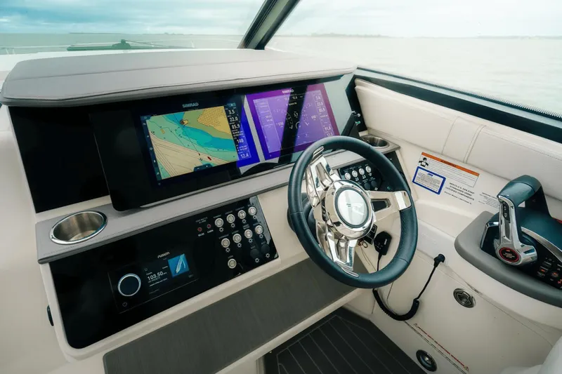 Sea Ray 320 Sundancer Yacht Photos Pics 