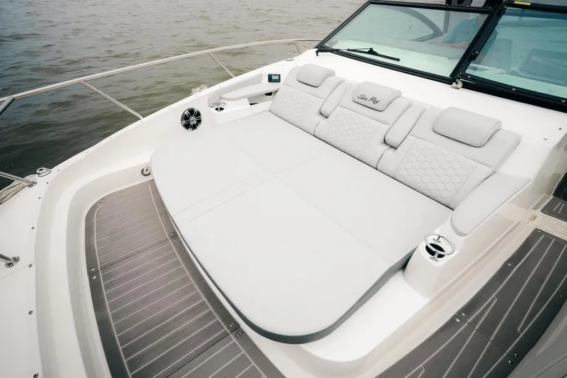 Sea Ray 320 Sundancer Yacht Photos Pics 