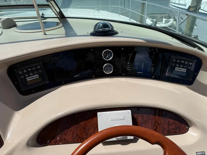  Yacht Photos Pics Dashboard of a 2000 Sea Ray 510 Sundancer yacht with navigation instruments.
