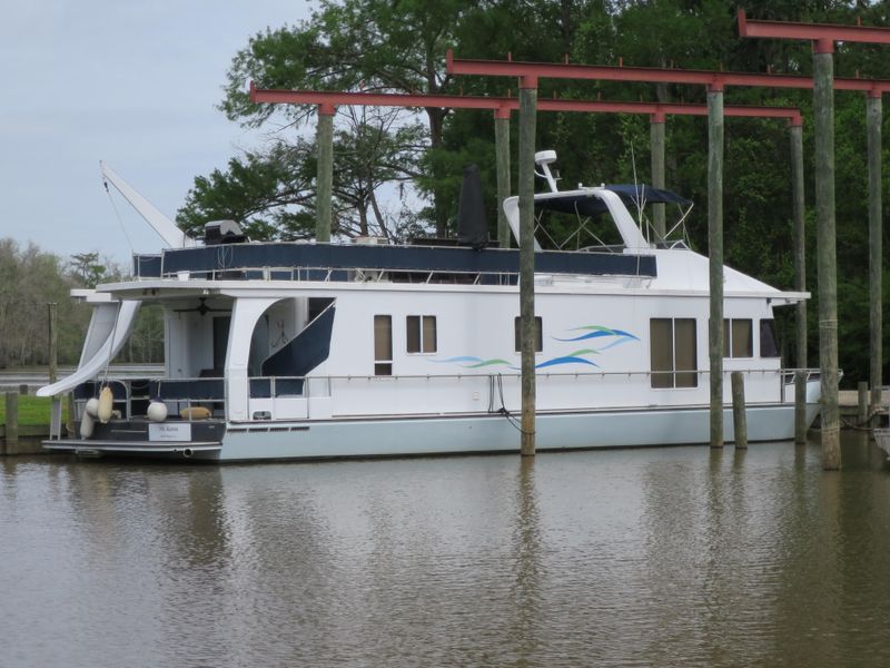 1998 Monticello River Yacht Houseboat