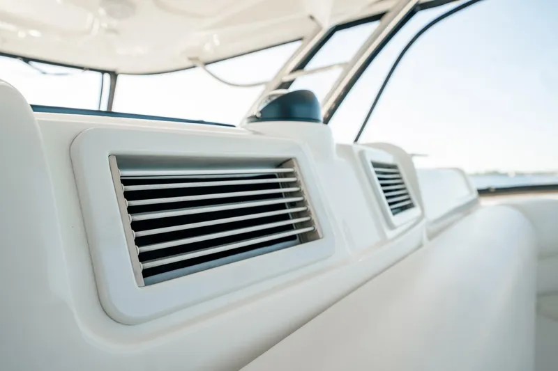 Love & Luck II Yacht Photos Pics Close-up of 2007 Sea Ray 580 Sedan Bridge interior vent detail.