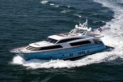 Van der Valk RAISED PILOTHOUSE