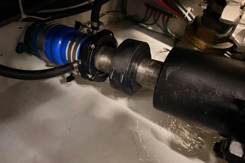 Le Reve Yacht Photos Pics Engine component of a 1999 Carver 530 Voyager Pilothouse boat.