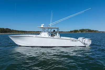 SeaHunter 38 CTS