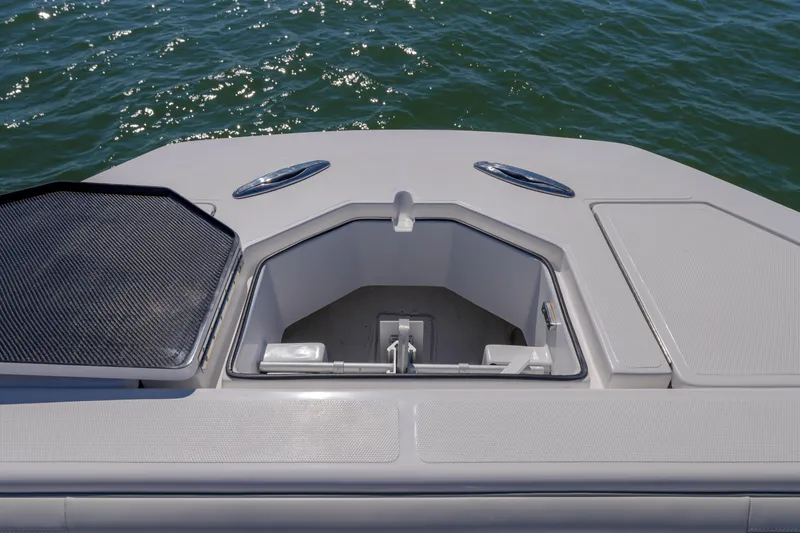 Reel Escape Yacht Photos Pics SeaHunter 38 Reel Escape- Bow Anchor