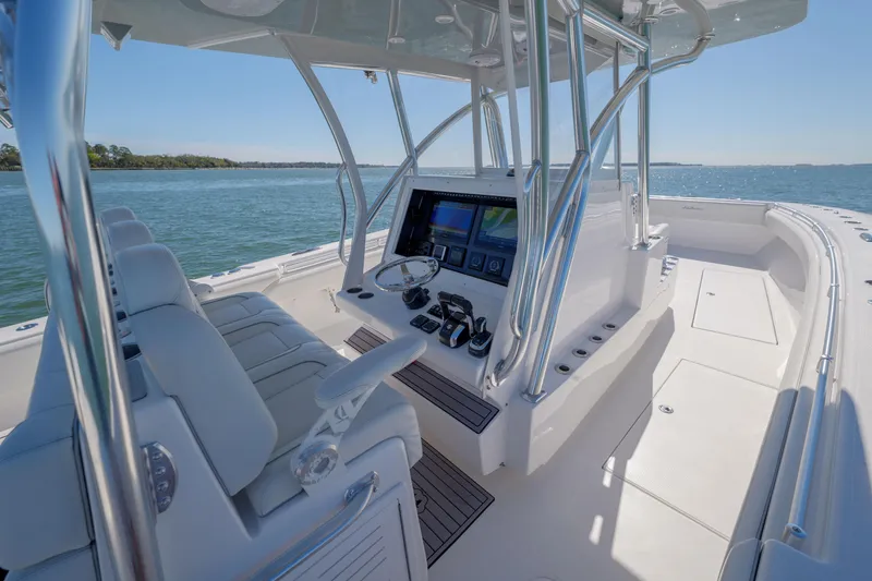 Reel Escape Yacht Photos Pics SeaHunter 38 Reel Escape- Helm