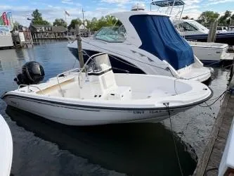 Boston Whaler Dauntless