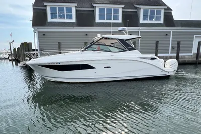 Sea Ray Sundancer 320 Outboard