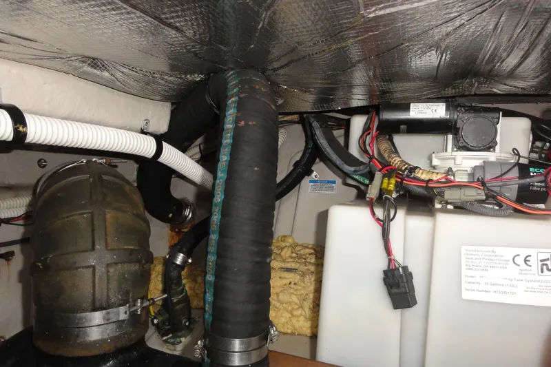  Yacht Photos Pics Engine compartment of 2007 Sea Ray 36 Sedan Bridge with hoses and wiring.