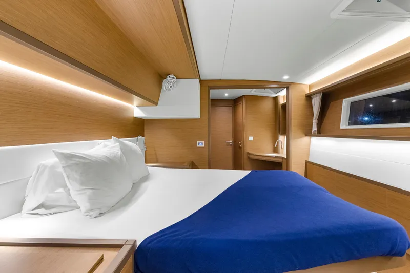 Happy Ours Yacht Photos Pics 