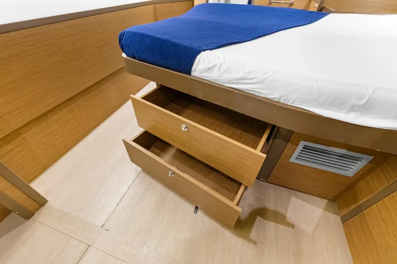 Happy Ours Yacht Photos Pics 