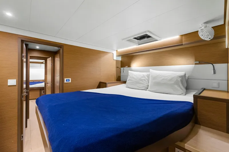 Happy Ours Yacht Photos Pics 