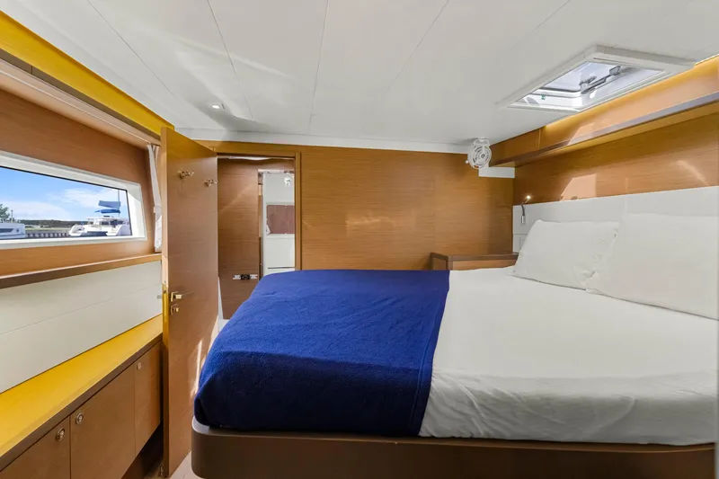 Happy Ours Yacht Photos Pics 