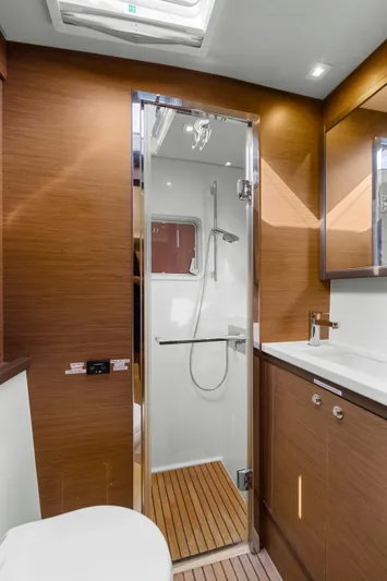 Happy Ours Yacht Photos Pics 