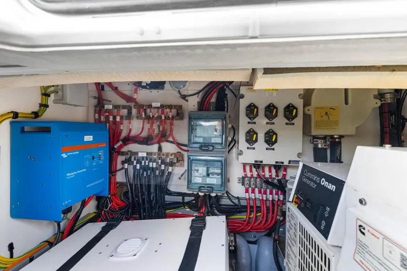 Happy Ours Yacht Photos Pics 