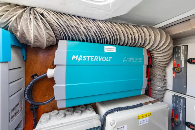 Happy Ours Yacht Photos Pics 