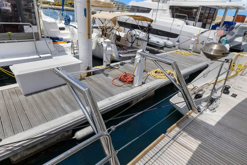 Happy Ours Yacht Photos Pics 