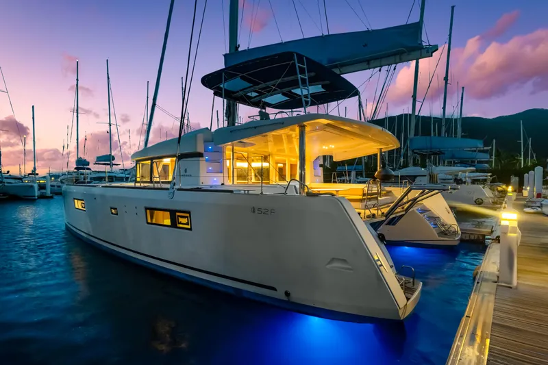 Happy Ours Yacht Photos Pics 