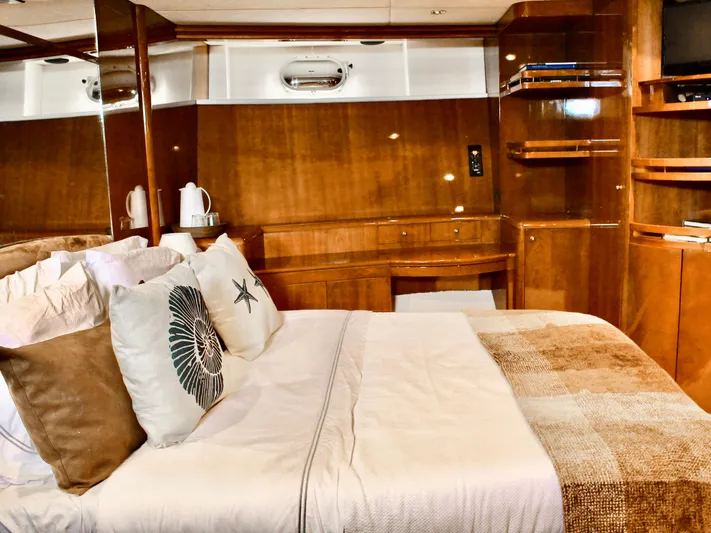 Gari Yacht Photos Pics 