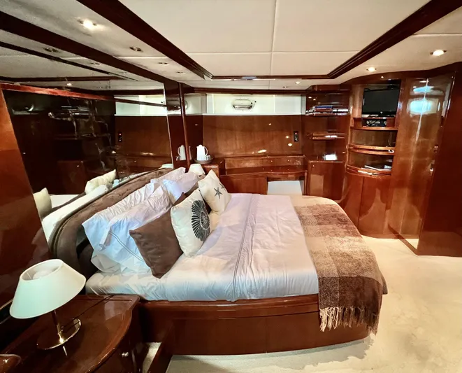 Gari Yacht Photos Pics 