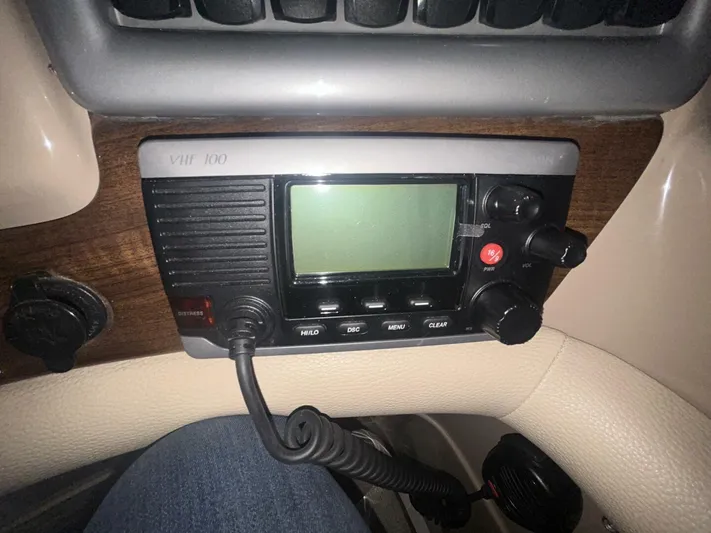  Yacht Photos Pics VHF radio on 2008 Four Winns V358 boat dashboard.
