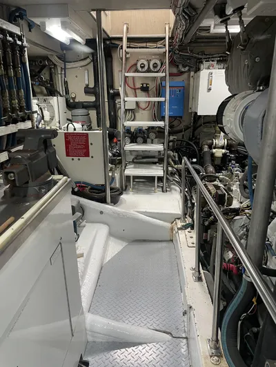 Spirit Of Zopilote Yacht Photos Pics Engine Room - Stbd Side