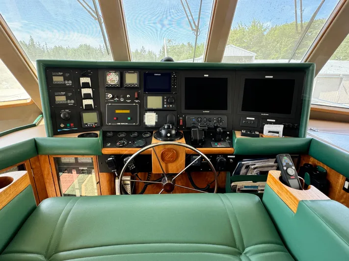 Spirit Of Zopilote Yacht Photos Pics Wheelhouse Helm