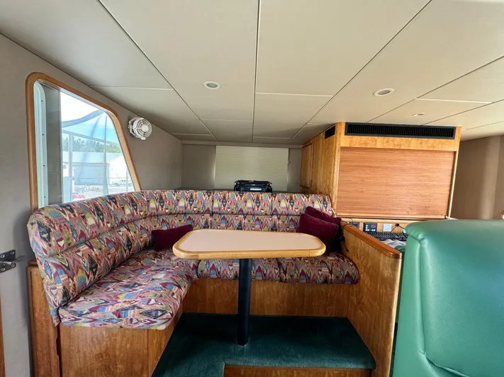 Spirit Of Zopilote Yacht Photos Pics Wheelhouse Settee