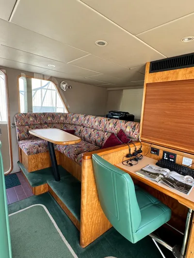 Spirit Of Zopilote Yacht Photos Pics Wheelhouse Settee and Nav Desk