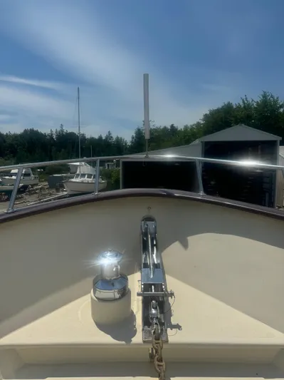 Spirit Of Zopilote Yacht Photos Pics Anchor/Windlass