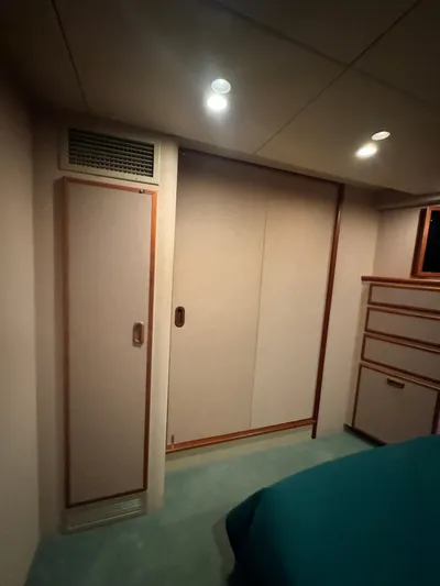 Spirit Of Zopilote Yacht Photos Pics Wall between Master & Crew Bunks