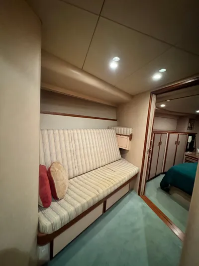 Spirit Of Zopilote Yacht Photos Pics Master Cabin Settee