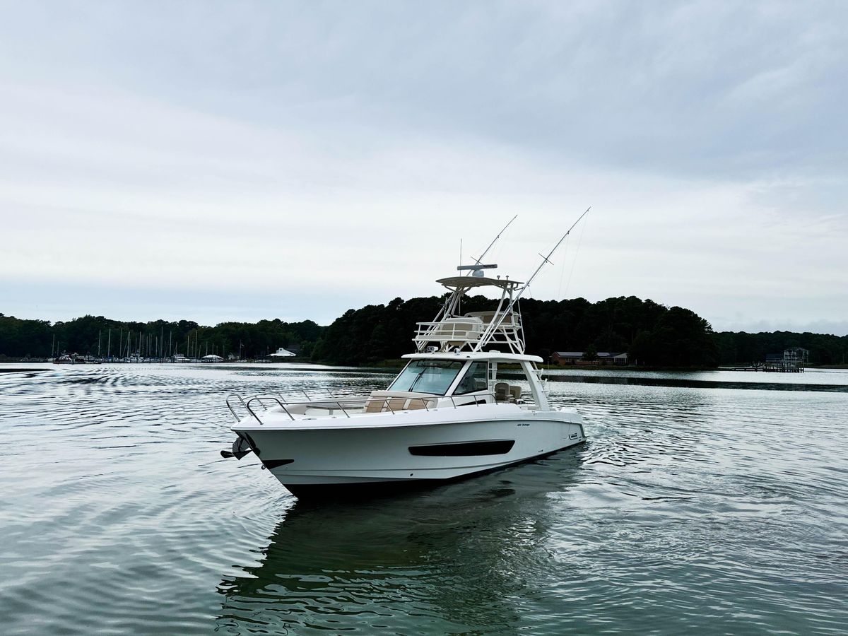 2017 Boston Whaler 42 
