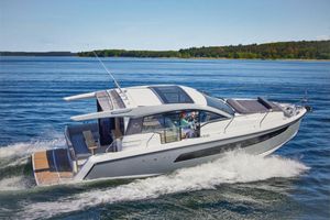 2023 Sealine C335