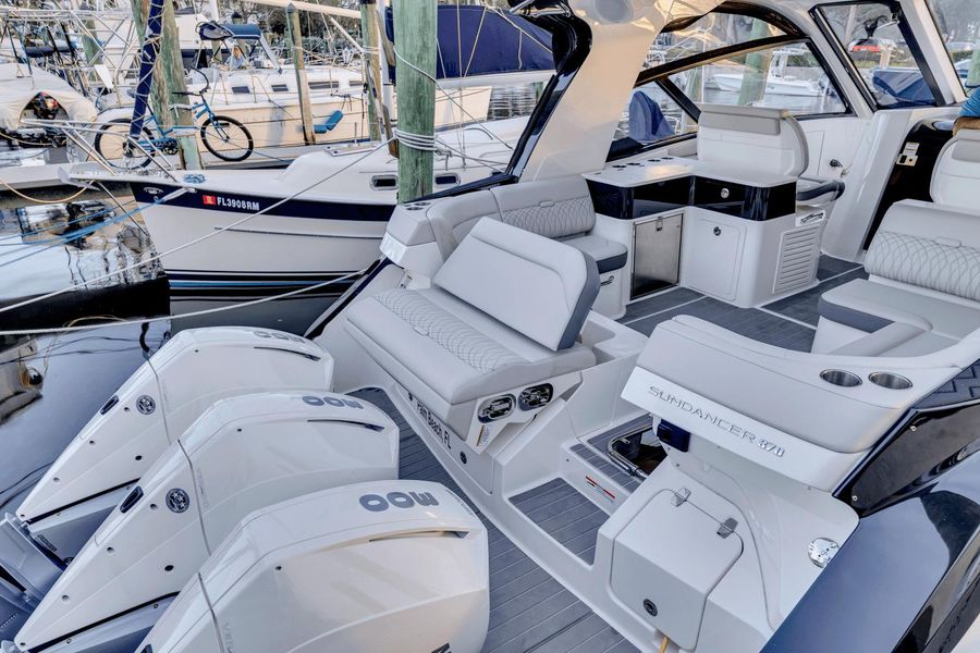 2023 Sea Ray 370 Sundancer