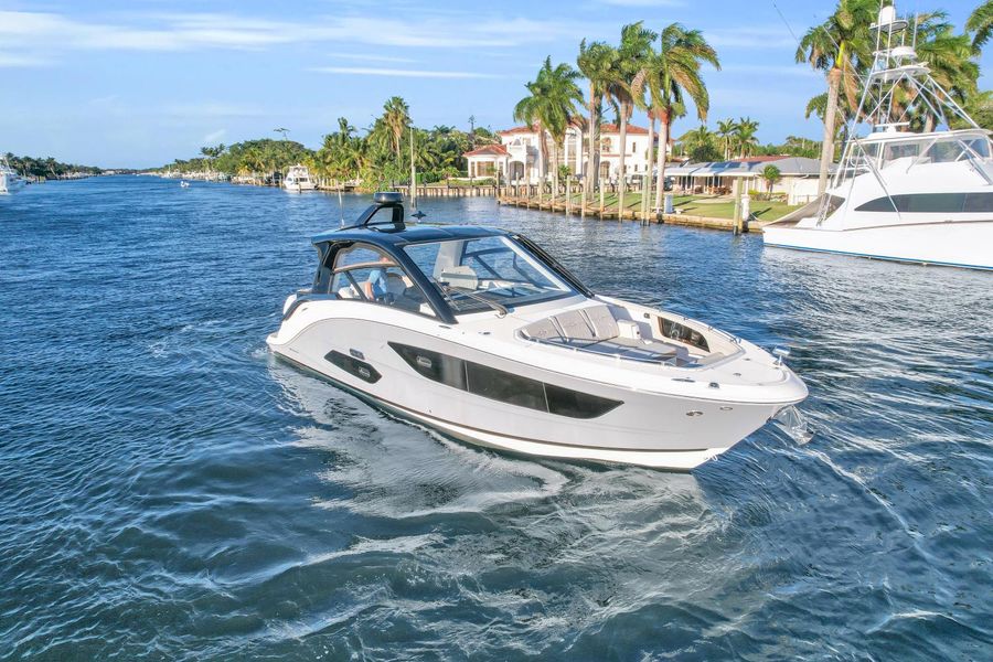 2023 Sea Ray 370 Sundancer