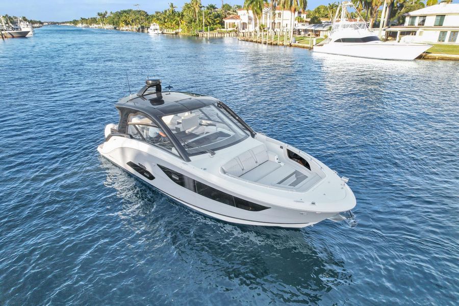 2023 Sea Ray 370 Sundancer