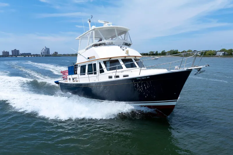 Lupo Di Mare Yacht Photos Pics Running - Starboard