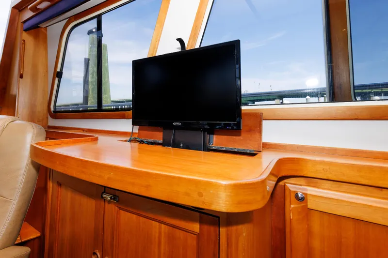 Lupo Di Mare Yacht Photos Pics Salon - TV