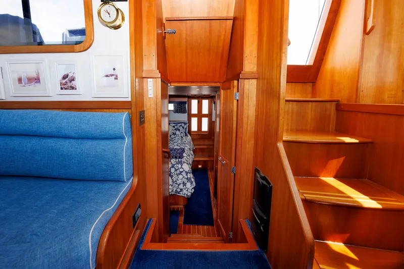 Lupo Di Mare Yacht Photos Pics Primary Cabin